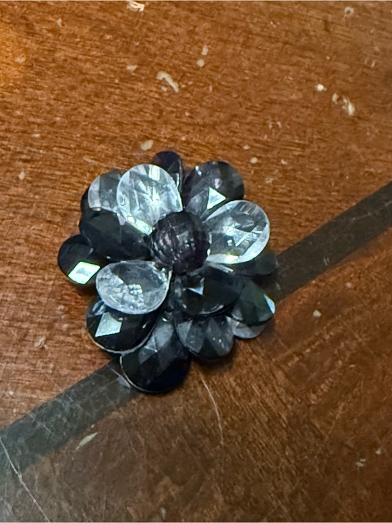 Jewelry - Black Faceted Crystal Flower Brooch - Women Jewelry